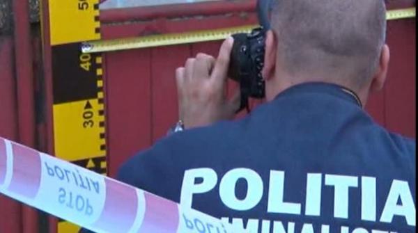 Un băiat de 12 ani dintr-un sat din Iaşi s-a spânzurat din greşeală în timp ce se juca cu o funie. A fost dus în comă la spital