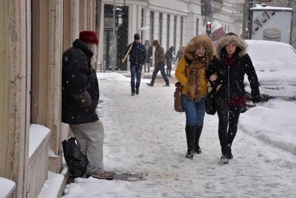 Ministrul Afacerilor Externe, preocupat că cerşetorii români ar putea afecta acordul de ridicare a vizelor pentru Canada