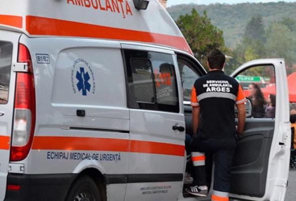O familie din Argeş a sunat la ambulanţă la 6 ore după ce le-a murit copilul, un bebeluş de numai 3 luni