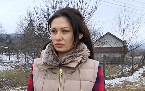 Mama copiilor răpiţi de tatăl grec face dezvăluri şocante: "Poliţiştii mi-au spus că glumesc şi că îmi dau amendă" (Video)