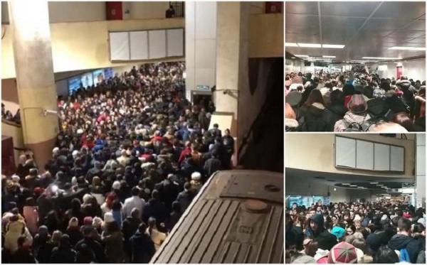 Haos total la metrou, sute de oameni sunt blocați pe peron, la Piața Victoriei! "Nu se mişcă nimic, sunt trenuri care aşteaptă în tunel" (Video)