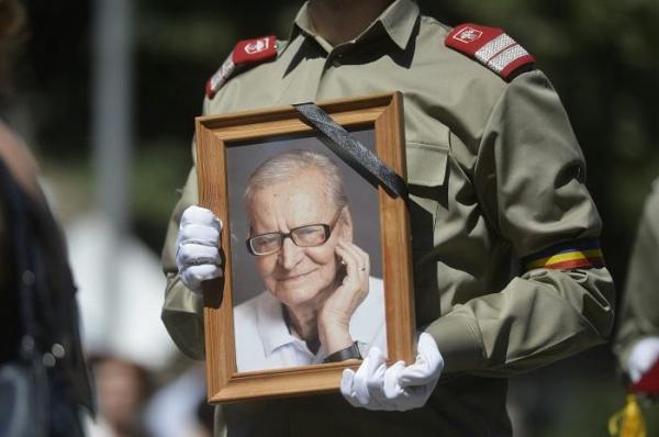 Controversă privind averea lui Radu Beligan. Bunurile scoase la licitaţie vor fi donate unor instituţii de stat