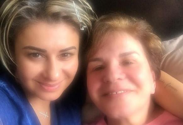 Anamaria Prodan, mesaj tulburător pentru mama sa, Ionela Prodan, care se află în stare critică, la spital: "Aş da din timpul meu pentru ca tu să rămâi"