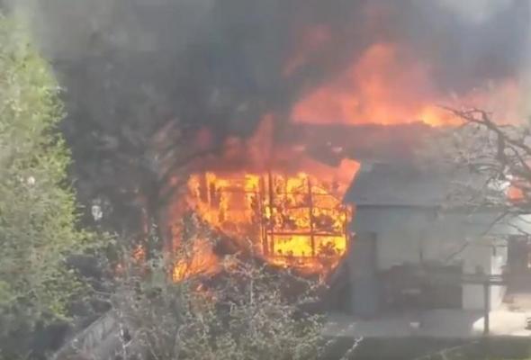 Incendiu devastator la o terasă din Iaşi (video)