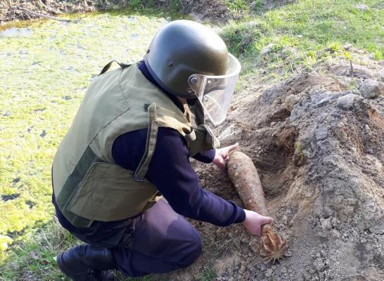 Bombă din al Doilea Război Mondial, descoperită în curtea unei biserici din Odorheiu Secuiesc! Intervin pirotehniştii