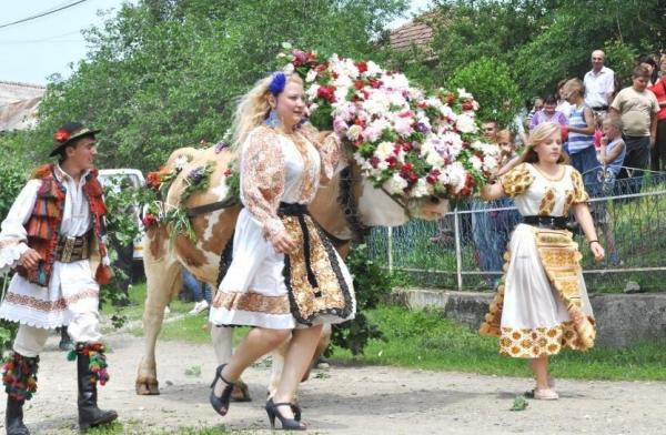 Superstiţii de Sfântul Gheorghe! Ce trebuie să faci astăzi, în ziua Purtătorului de Biruinţă, ca să îţi găseşti perechea şi ai noroc tot anul