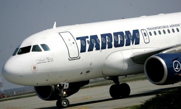 Aterizare de urgenţă pe Aeroportul Otopeni! Un avion s-a întors din drum, la o oră de la decolare, după ce un geam s-a fisurat
