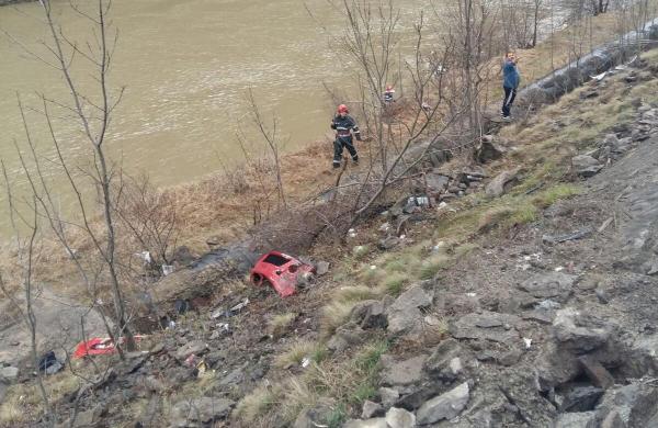 Tragedia de pe Valea Oltului putea fi evitată? IPJ Vâlcea a trimis mai multe informări pentru montarea de parapeţi în zonă