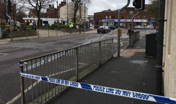 Un adolescent român a înjunghiat doi tineri la Leeds, în Anglia, şi riscă ani grei de închisoare
