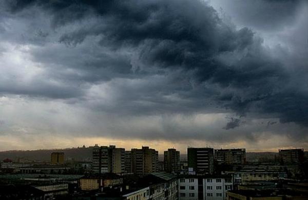 Vin ploile! ANM anunţă temperaturi surprinzătoare sâmbătă şi de Paşte. Ce se va întâmpla cu vremea de luni, a doua zi de Paşte