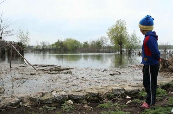 Pericol de inundaţii. Cod galben pe mai multe râuri din Transilvania, în următoarele ore