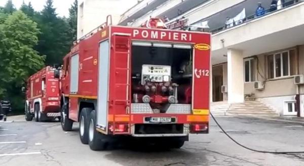 Incendiu la Spitalul TBC "Sfântul Andrei" din Valea Iaşului, de lângă Curtea de Argeş. Zeci de pacienţi şi medici au fost evacuaţi