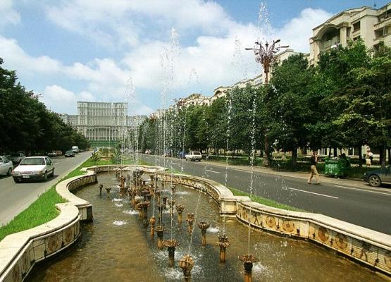 Fântânile de la Unirii, reparaţii capitale după 30 de ani. Primăria vrea să le transforme în punct de atracţie