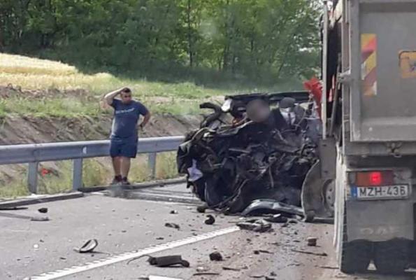 Microbuz românesc implicat într-un accident cu 9 morți, pe o șosea din Ungaria