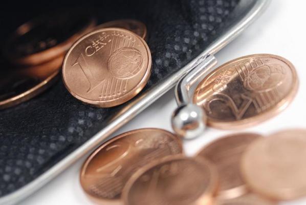 Curs valutar 24 mai 2018. Moneda Euro şi dolarul intră în picaj, după o zi pe plus