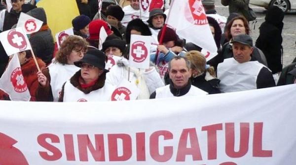 Protest al angajaţilor Spitalului Judeţean Galaţi, faţă de scăderea veniturilor