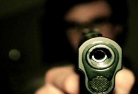 Un copil de 12 ani din Iaşi a fost împuşcat de un adolescent care furase un pistol dintr-un magazin de arme