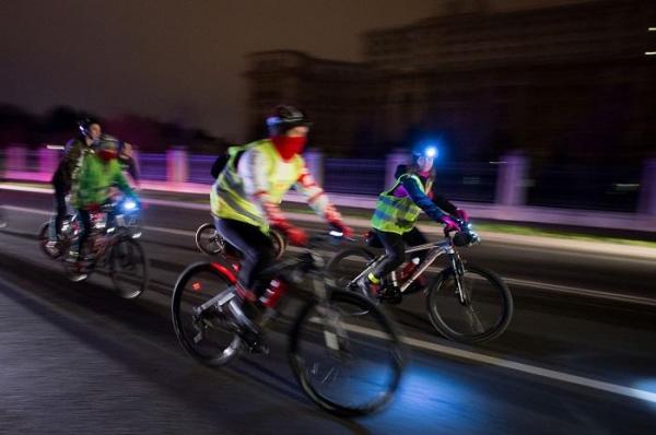 Primăria Capitalei a blocat proiectul pistelor pentru biciclete, susţine OPTAR