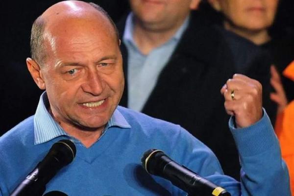 Traian Băsescu spune că decizia CCR de revocare a şefei DNA face din ministrul Justiţiei şeful preşedintelui Iohannis