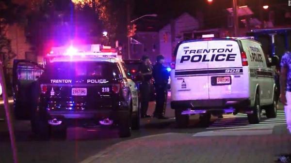 Intervenţa poliţiştilor în urma unui atac armat la un festival de arte din New Jersey, cu cel puţin 20 răniţi