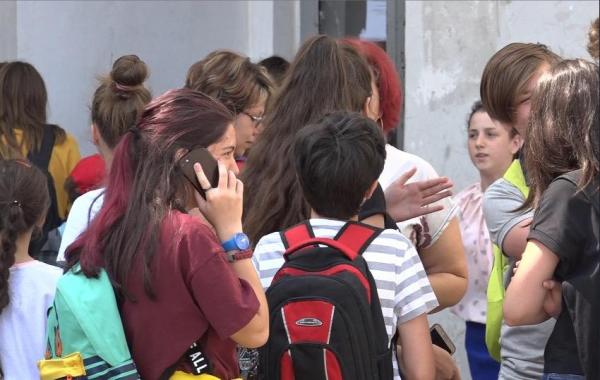 Elevi primesc rezultatele la Evaluare Naţională