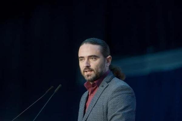 Liviu Pleșoianu ține discurs