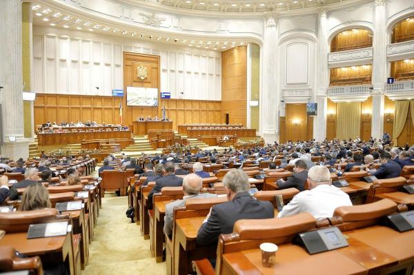 Incompatibilităţile se vor prescrie după 3 ani. Proiectul de lege, adoptat de Senat