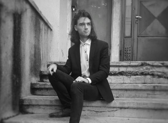 Un tânăr din Botoşani a luat la Bac 6,53, dar atât pentru el, cât și pentru mama lui, Daniela Ursu, este o realizare imensă