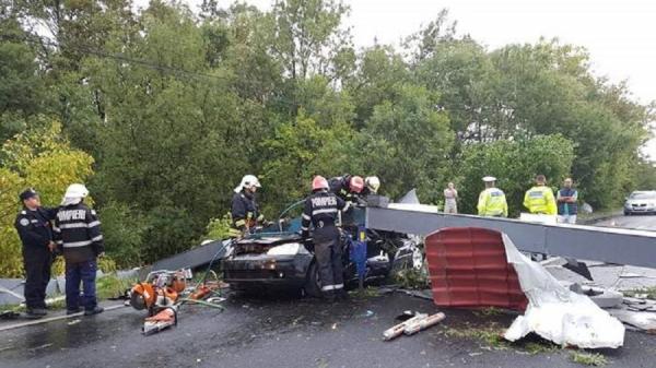 Furtună devastatoare la Timișoara. La 10 luni după moartea lui Vlad, opt persoane sunt urmărite penal în cazul prăbuşirii porţii de intrare în oraș