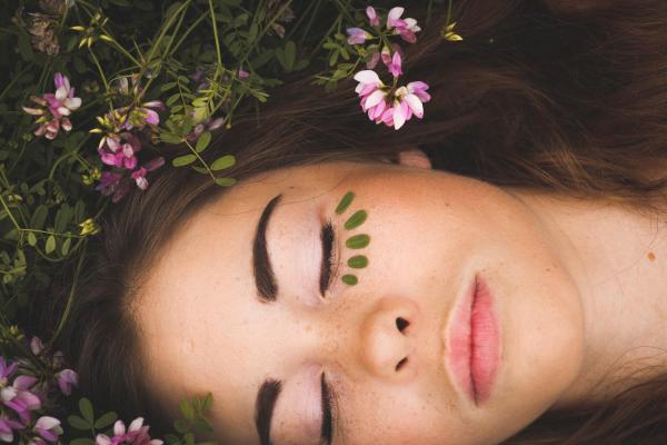 Dermatita seboreică și tratamentele naturiste. Uleiuri esențiale benefice