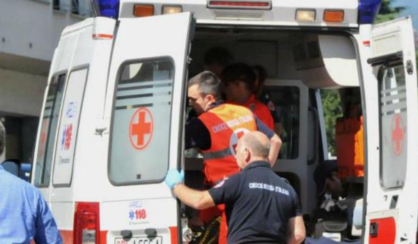 Un român din Italia a murit după ce a escaladat un bloc pentru a ajunge în casă