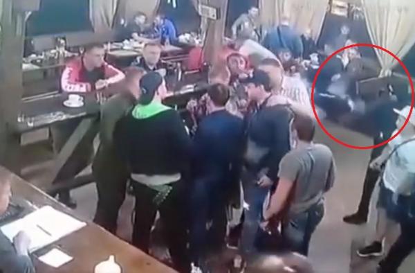 Mafiot din Rusia, asasinat în timp ce petrecea după eliberarea din închisoare (Video)