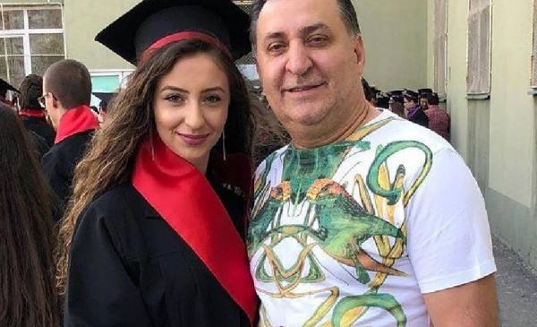 Note surprinzătoare primite la Bac de fiica lui Vali Vijelie. Manelistul a izbucnit în plâns