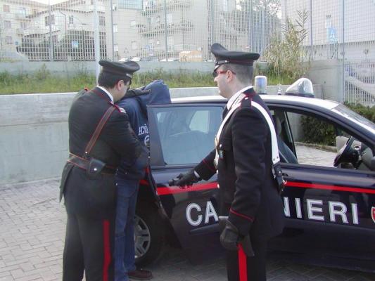 Un ucigaş român se ascundea în Italia pozând în om al străzii