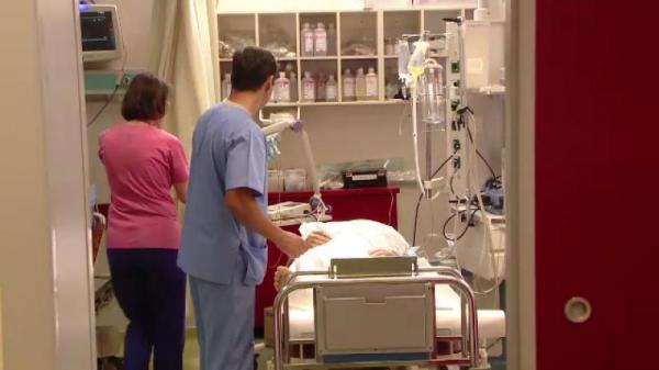 Atac violent la Vaslui. Tânăr în stare gravă, cu fractură craniană, după ce şi-a apărat prietena agresată în club