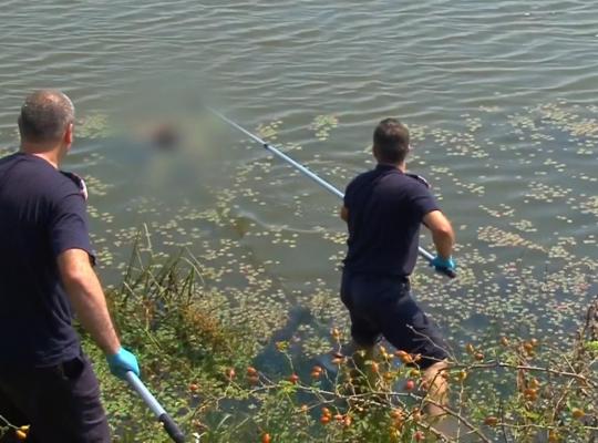 Caz suspect în judeţul Argeş! O femeie a fost găsită fără viaţă, într-un lac, la 20 de kilometri depărtare de casă