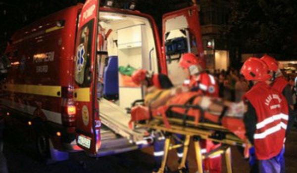 Un tânăr a fost înjunghiat în cap într-o benzinărie din Gherla după un scandal sângeros