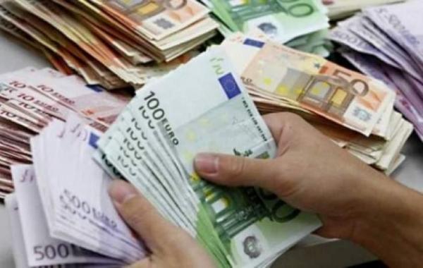 Cursul valutar 8 august 2018. Euro a scăzut spre pragul de 4,64 lei