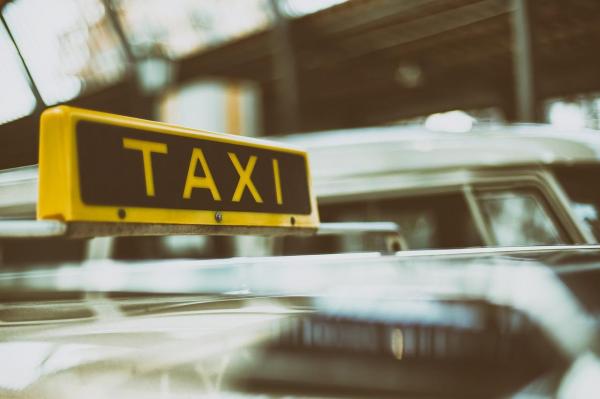 Transport către aeroport: variante de luat în calcul