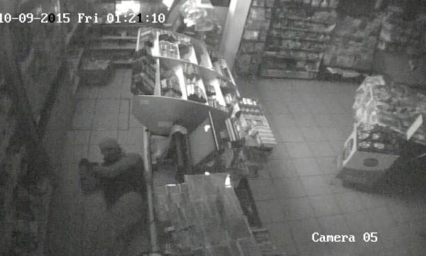 Banda de hoţi români "Gaură în acoperiș" a furat peste 1 milion de lire sterline, în Irlanda