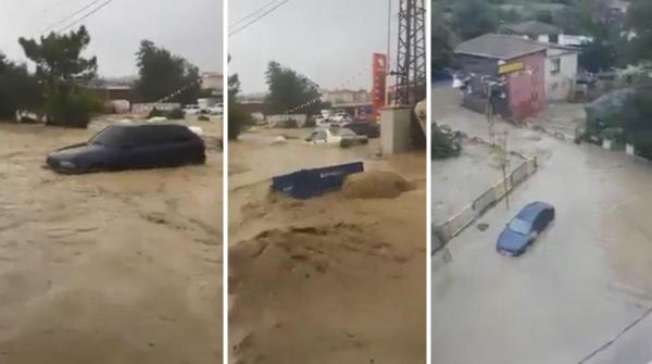 Mașini luate de viitură în Turcia