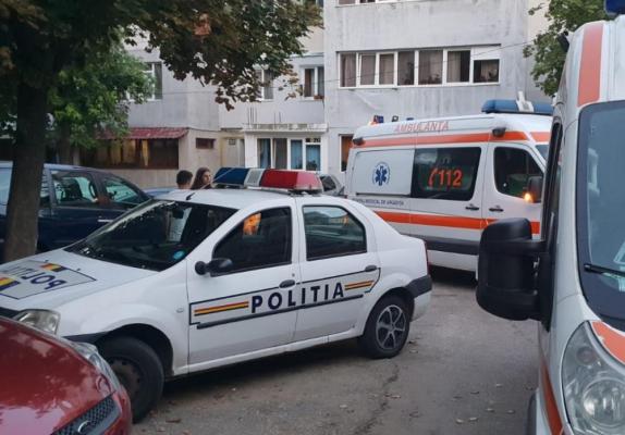 O fata de 11 ani a fost gasita spanzurata in balcon, la Pitesti