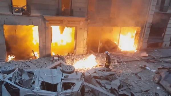 Momentul unei noi explozii la brutăria din Paris