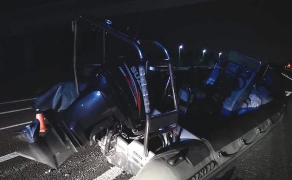 Ambarcațiunea din accidentul care a dus la arestarea românilor