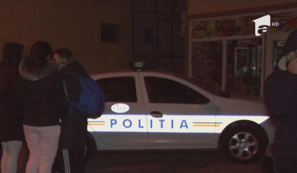 Polițiști intervin la locul unde un bărbat a fost găsit mort