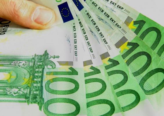 Curs valutar 25 ianuarie 2019. Euro bate un nou record