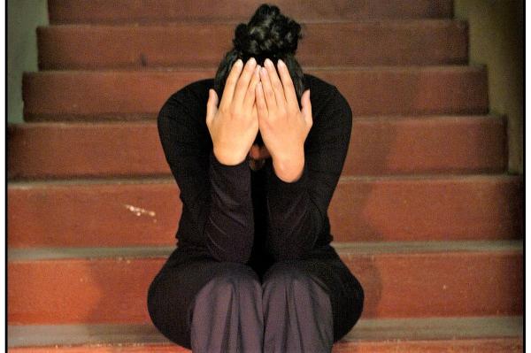 Un român din Foggia și-a umilit și bătut soția în restaurant