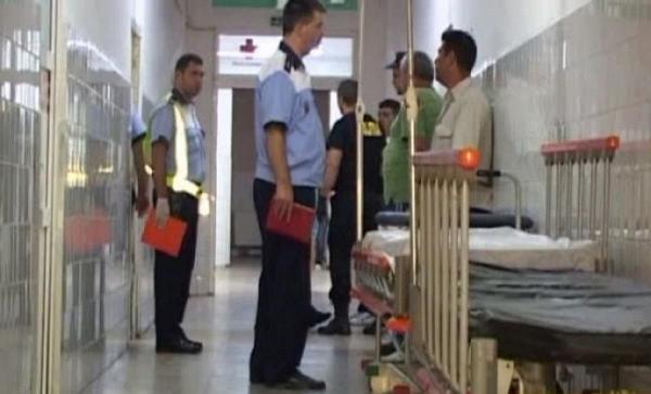 Infirmieri acuzaţi că au desfigurat un pacient, într-un spital din Vaslui. Medic: "S-a împiedicat şi a căzut cu faţa de podea"