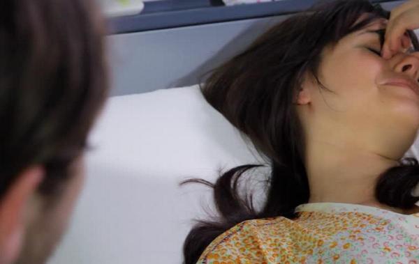 Apel de ajutor pentru Roxana, o fată cu o poveste de viaţă foarte tristă, internată la Spitalul "Sf. Spiridon" din Iaşi