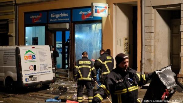Explozie la sediul unui partid de extremă-dreapta